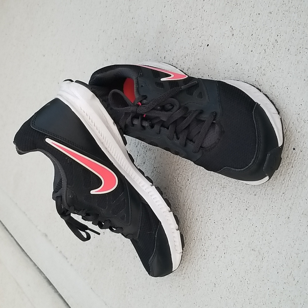 Nike Downshifter 6 684765-002 women's sz 7.5 sneakers
